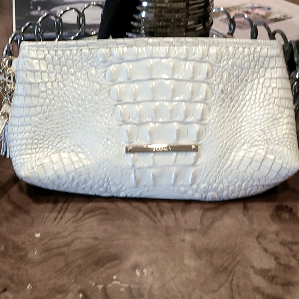 Brahmin wristlet